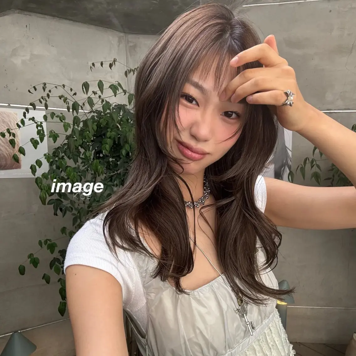 カラー ベージュカラー ミント ミントベージュ オリーブベージュ ヘアカラー なのは\透け感カラー \レイヤーカットのヘアスタイル