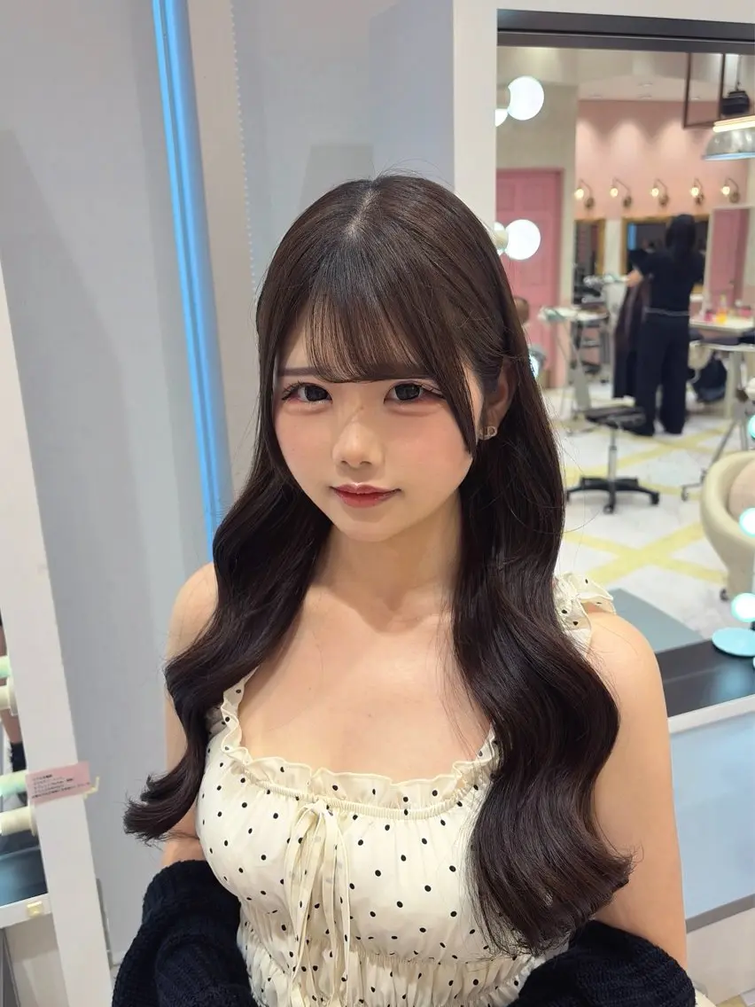 ロング ヘアカラー 鎌田 優依のヘアスタイル
