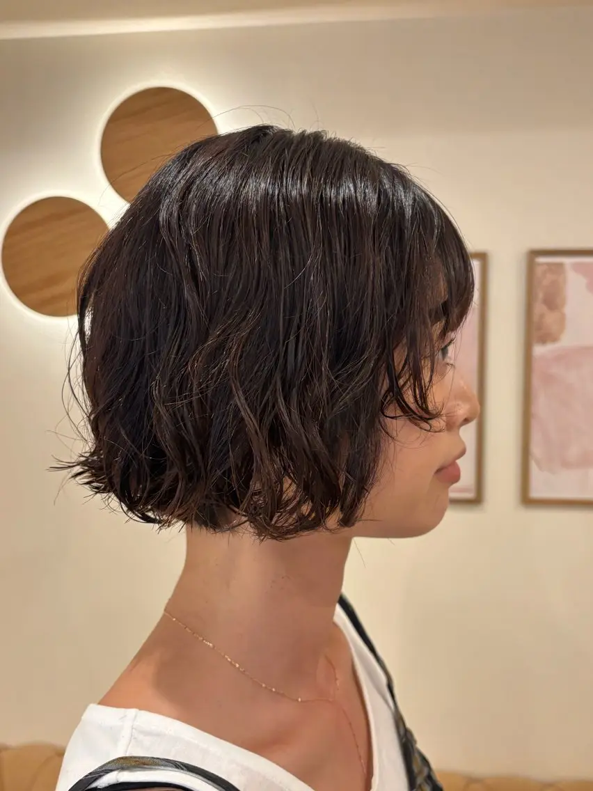 ミディアム パーマ ミディアムパーマ ボブ カット パーマ シンバヒナノ/パーマ レイヤー/髪質改善のヘアスタイル