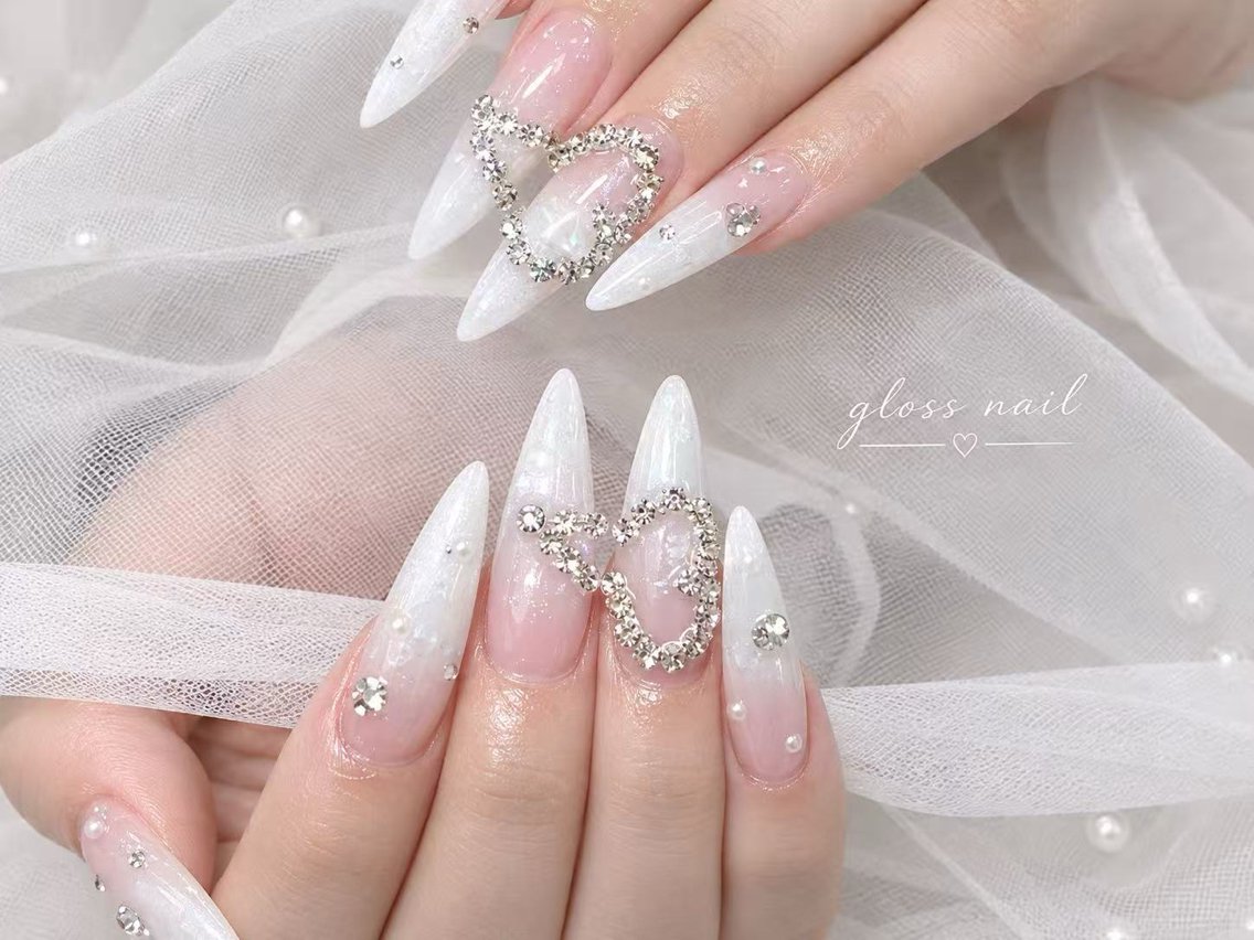 ネイル シノ🍧 gloss nailのネイルデザイン