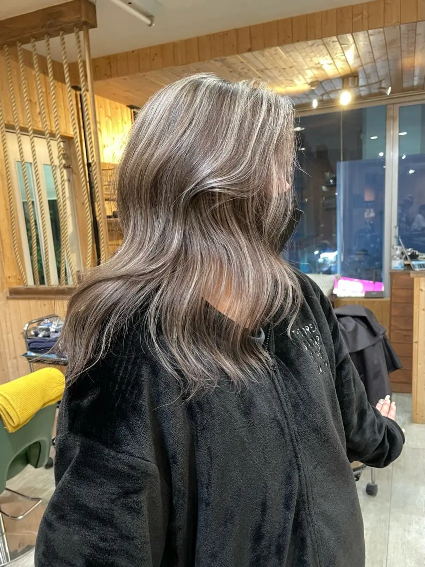 ミディアム カット ヘアカラー 谷山銀二郎/ 副店長のヘアスタイル