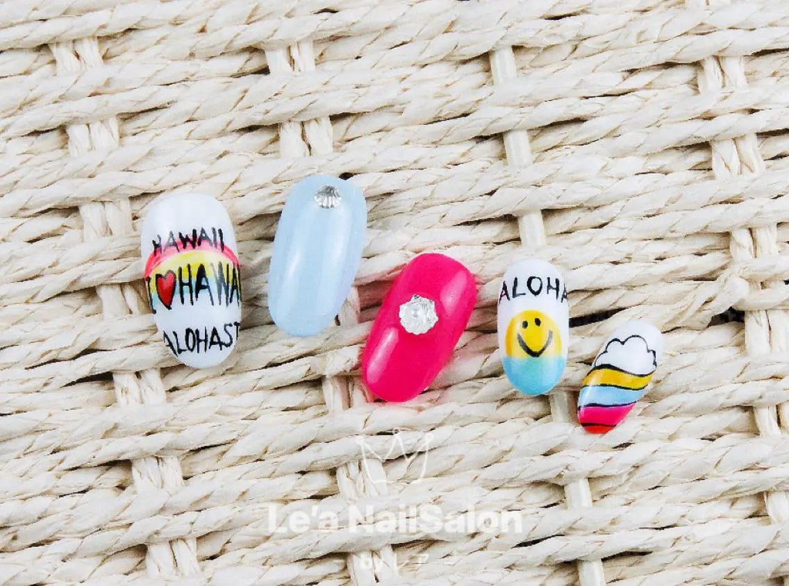 ショート カラー ネイル Le’a NailSalonのネイルデザイン