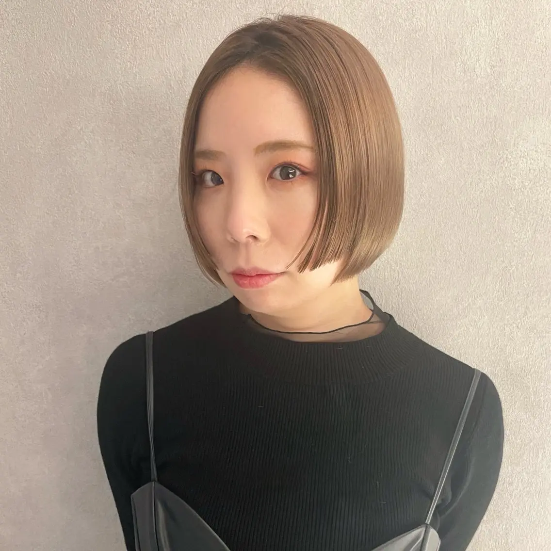 ショート カラー 切りっぱなしボブ ブリーチ ハイトーンカラー ボブ 姫カット 髪質改善/ブリーチ/ ボブ特化/よしきのヘアスタイル