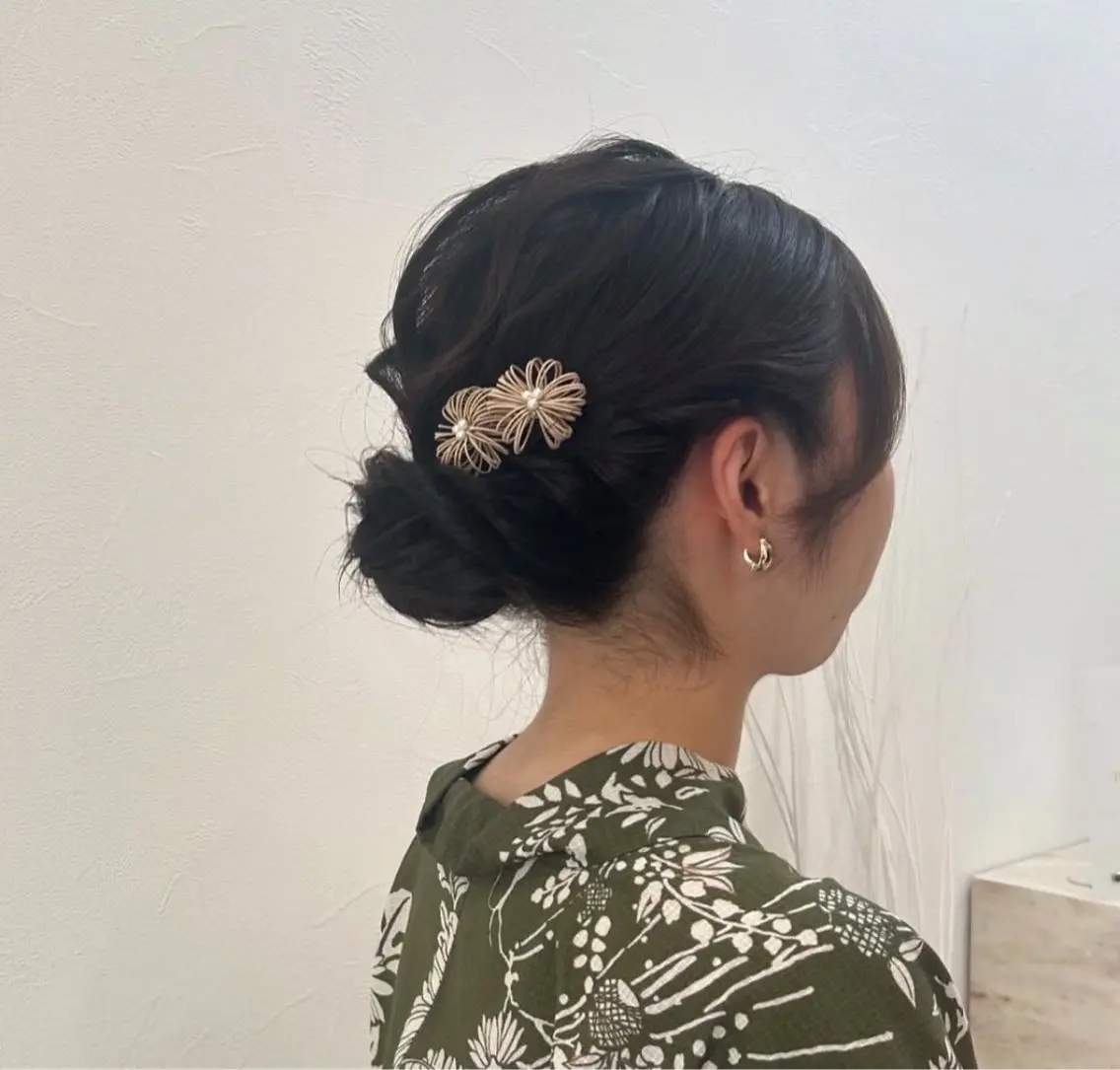 ミディアム ヘアアレンジ 髪飾り ヘアセット 🦋Yui🦋透明感 /ベージュ/Wカラーのヘアスタイル