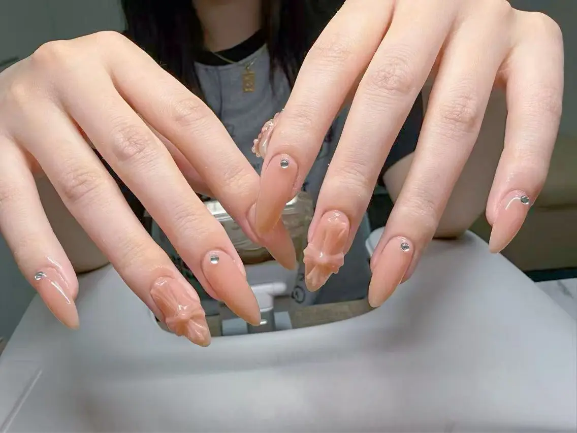 ネイル オーロラネイル べっ甲ネイル チークネイル 成人式 長さ出し ハンドネイル ハンドケア For you. Nail Salonのネイルデザイン
