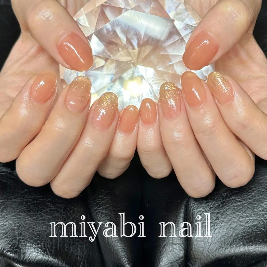 ネイル オーロラネイル ゴールド グラデーション ラメ(グリッター) ラメグラデーション ハンドネイル miyabi nail 桂川駅近くのネイルデザイン