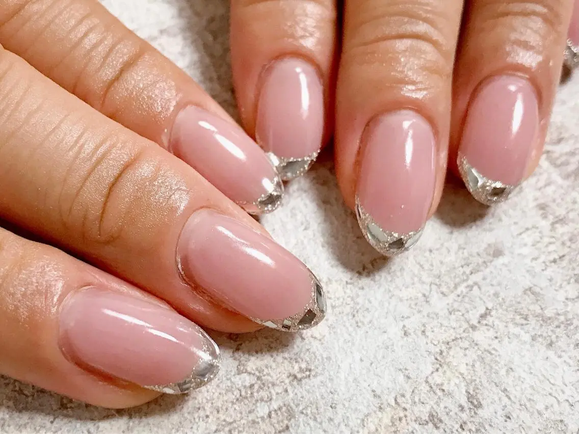 ネイル フレンチネイル ガラスフレンチ kiki nail &brow二子玉川のネイルデザイン