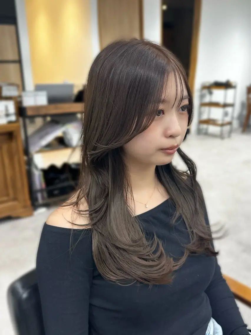 ロング カラー パーマ ヘアアレンジ メンズ キッズ カット ヘアカラー レイヤーカット/ 巻ける縮毛矯正のヘアスタイル