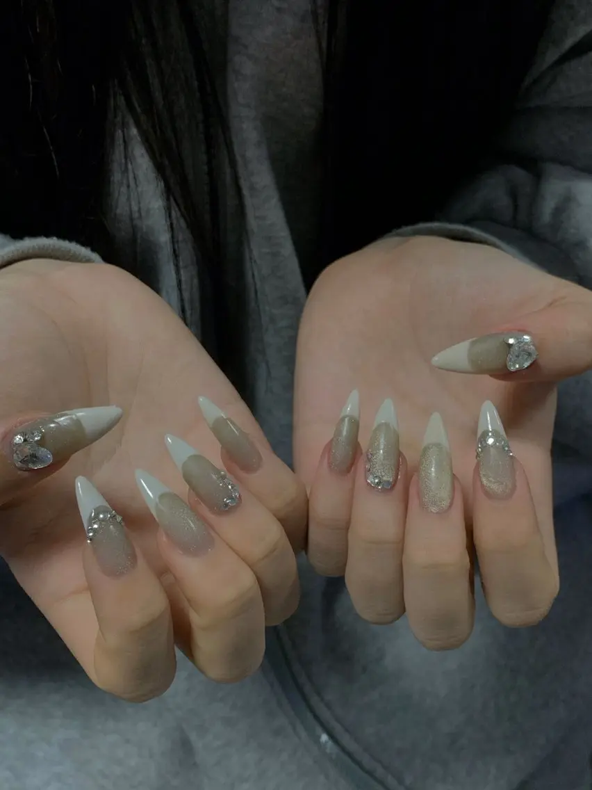 ネイル アートネイル ジェルネイル グラデーション キラキラネイル ニュアンスネイル ZUZU AMEE NAILのネイルデザイン