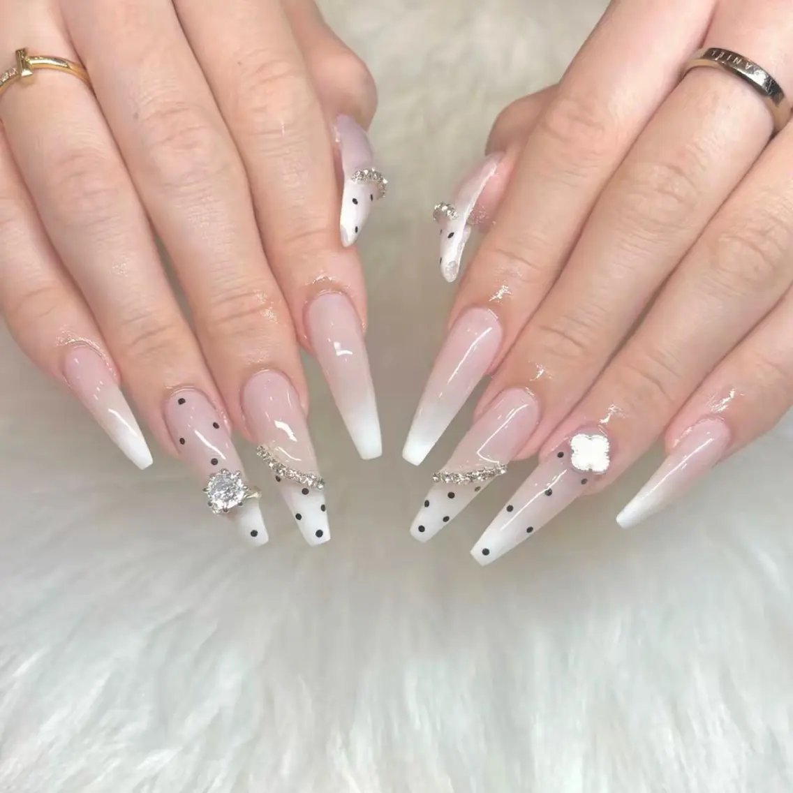 ネイル ハンドネイル Luna Gladeのネイルデザイン