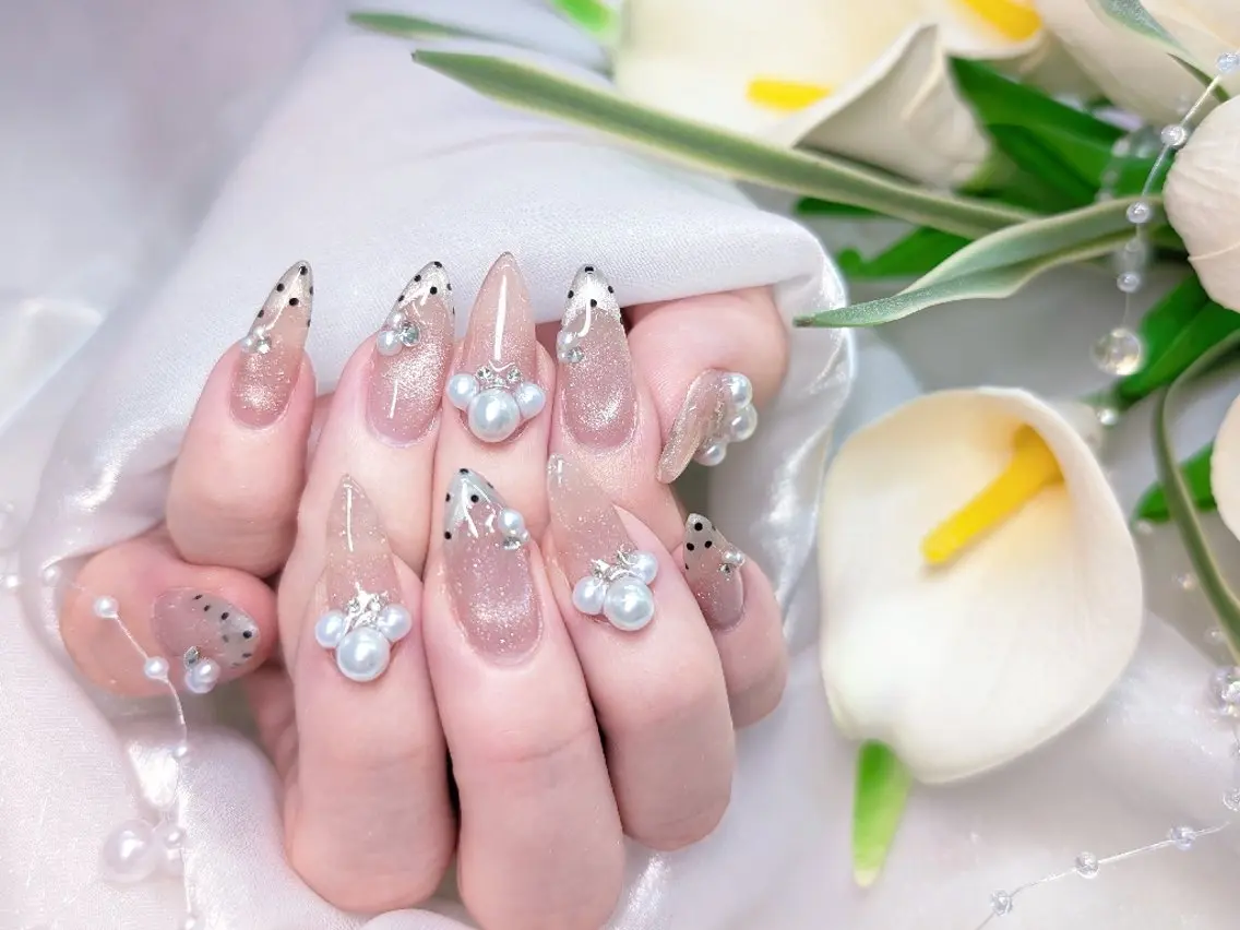 ネイル 長さ出し ジェルネイル キラキラネイル ラメ(グリッター) ニュアンスネイル Chouette Nailのネイルデザイン