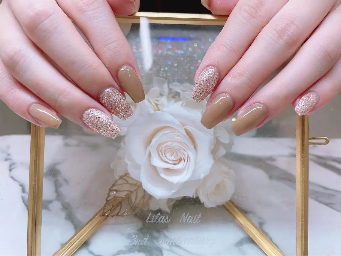 ネイル ジェルネイル ハードジェル キラキラネイル ラメ(グリッター) ロングネイル Lilas Nailのネイルデザイン
