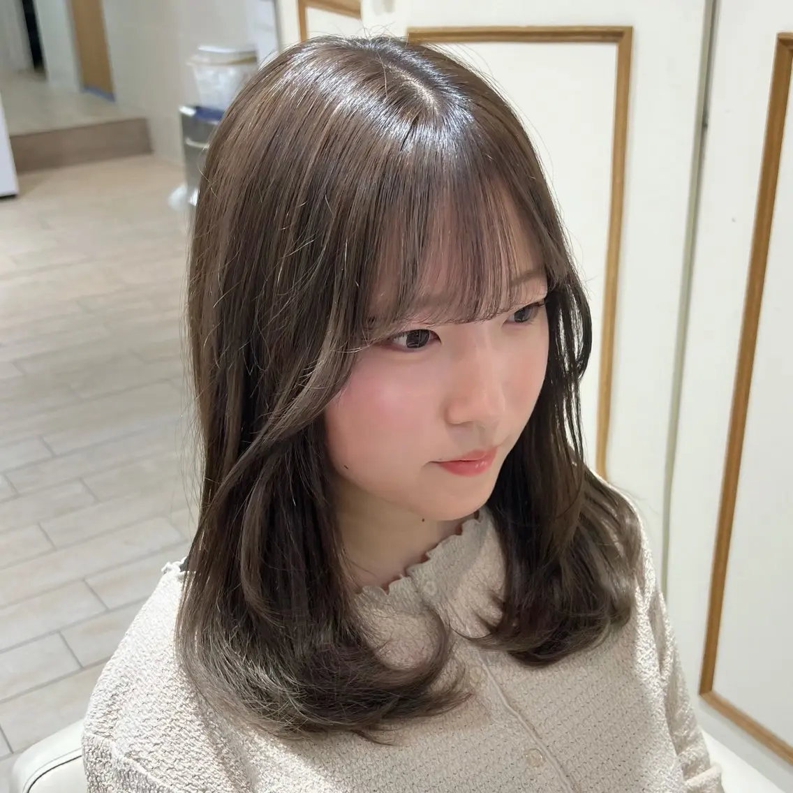 セミロング カラー アッシュ ベージュカラー 透明感カラー ヘアカラー モデル募集 セイノチヒロのヘアスタイル
