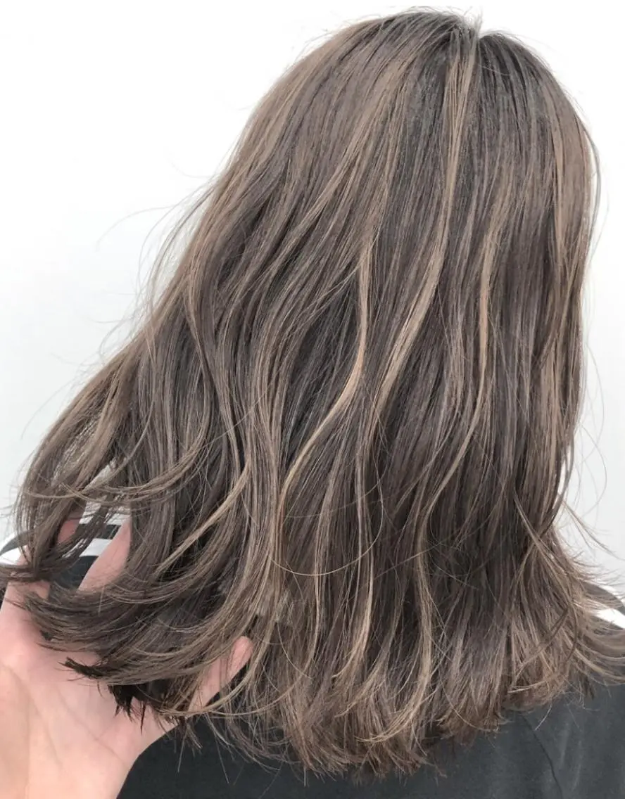 〔外国人風⭐️コース〕 カット💇♀️&ハイライトベースカラー🌈&コテ巻き🌟の写真
