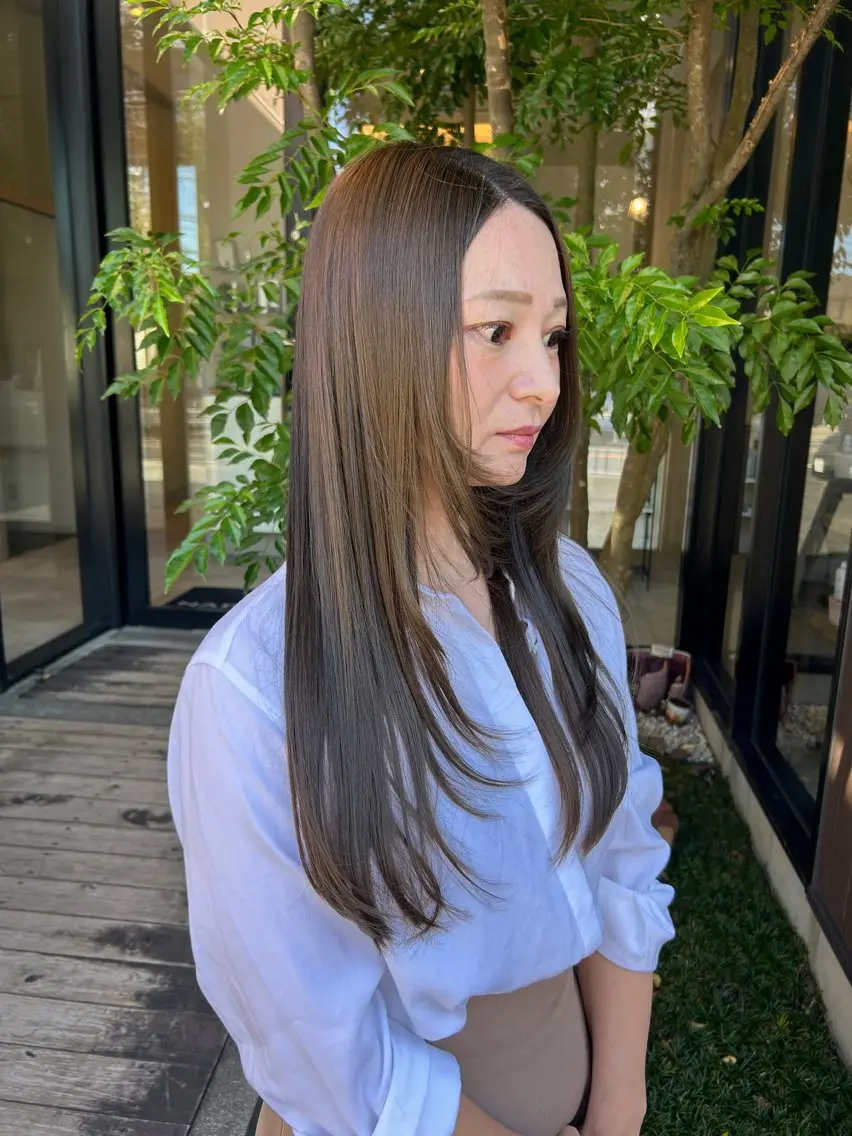 ロング 顔まわりレイヤー レイヤーカット カット カワモト リョウカのヘアスタイル