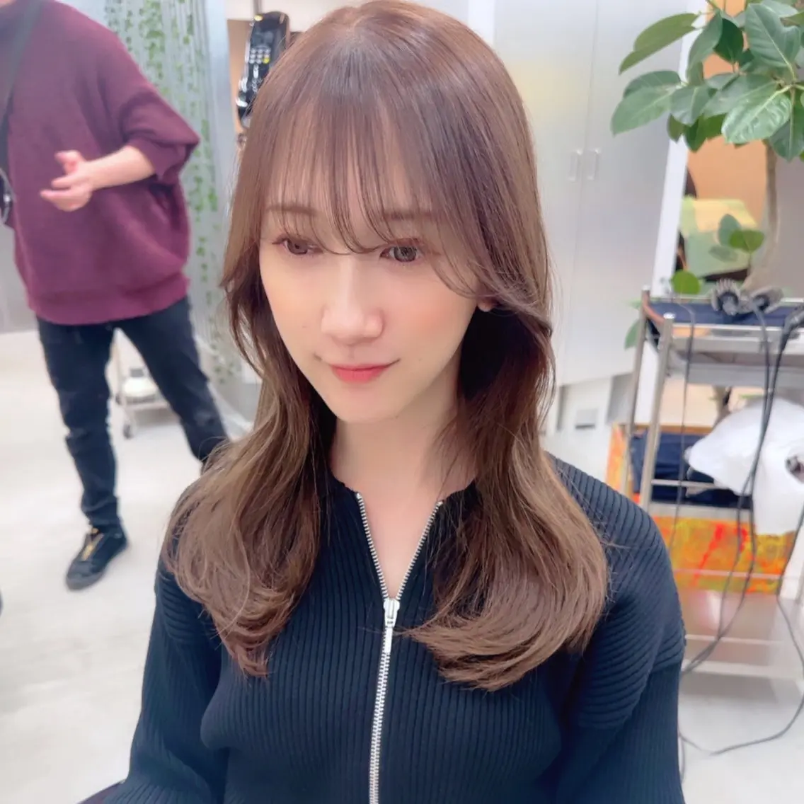 セミロング カラー 岡野 静華のヘアスタイル
