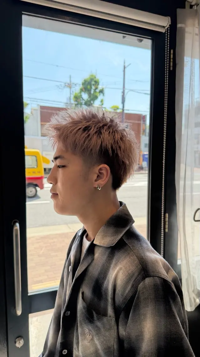 ショート カラー メンズ ベージュカラー ピンクカラー ピンクベージュ カット ヘアカラー トリートメント ブリーチ/髪質改善/ メンズ/ KOKIのヘアスタイル