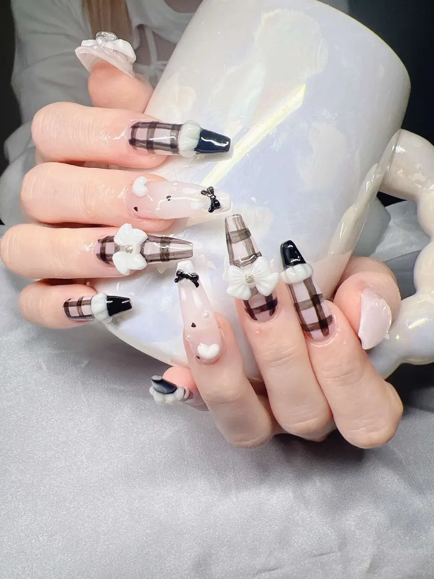 ネイル オーロラネイル チークネイル 長さ出し フットネイル フレンチネイル ハンドネイル Lee Nails チップ長さだし専門店のネイルデザイン