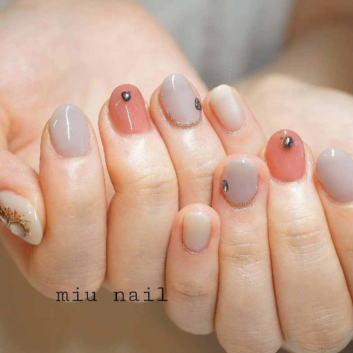 ネイル アートネイル ストーンネイル MIU nailのネイルデザイン
