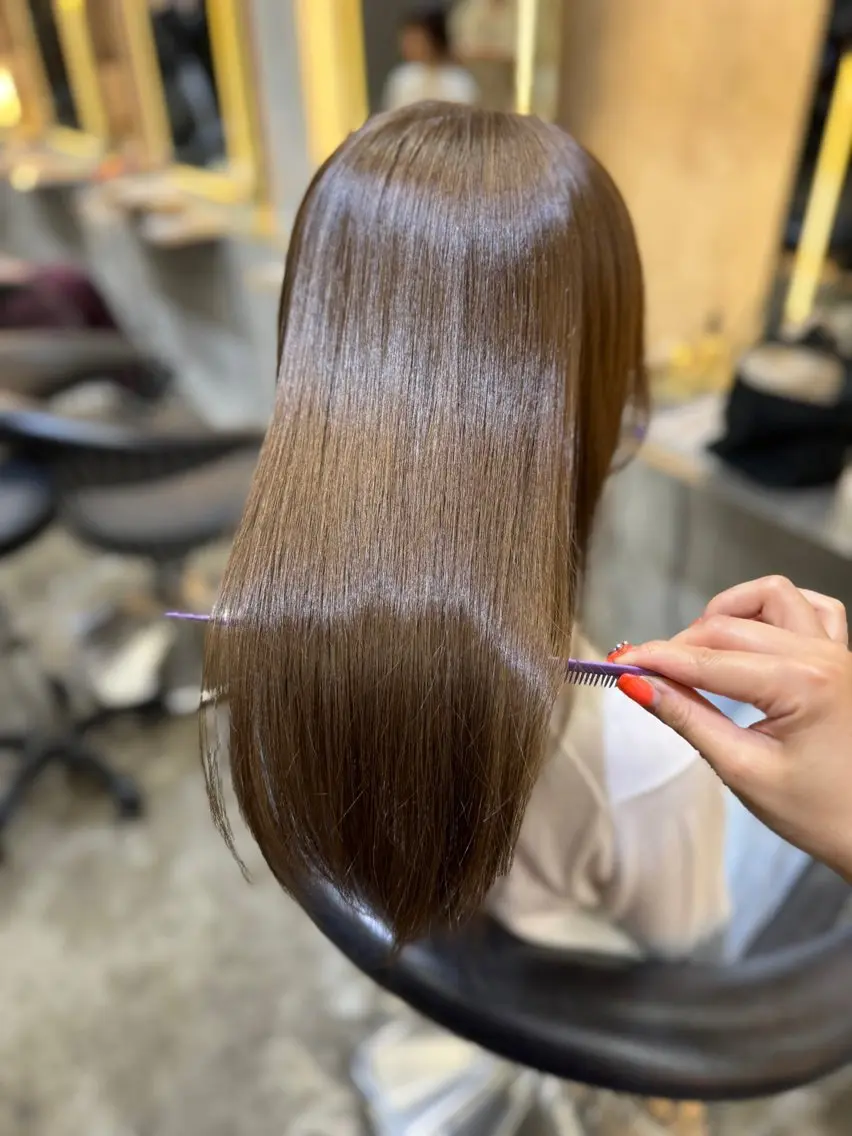セミロング カラー 透明感カラー 髪質改善 縮毛矯正 カット ヘアカラー 縮毛矯正 トリートメント 韓国レイヤー/髪質 改善🎀ちなみのヘアスタイル