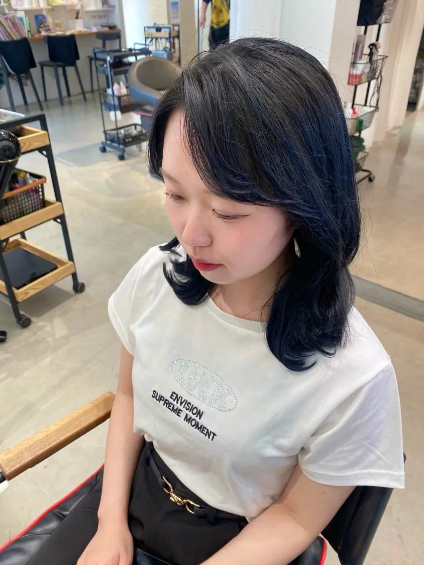 ミディアム カラー ヘアカラー APREKO 葵のヘアスタイル