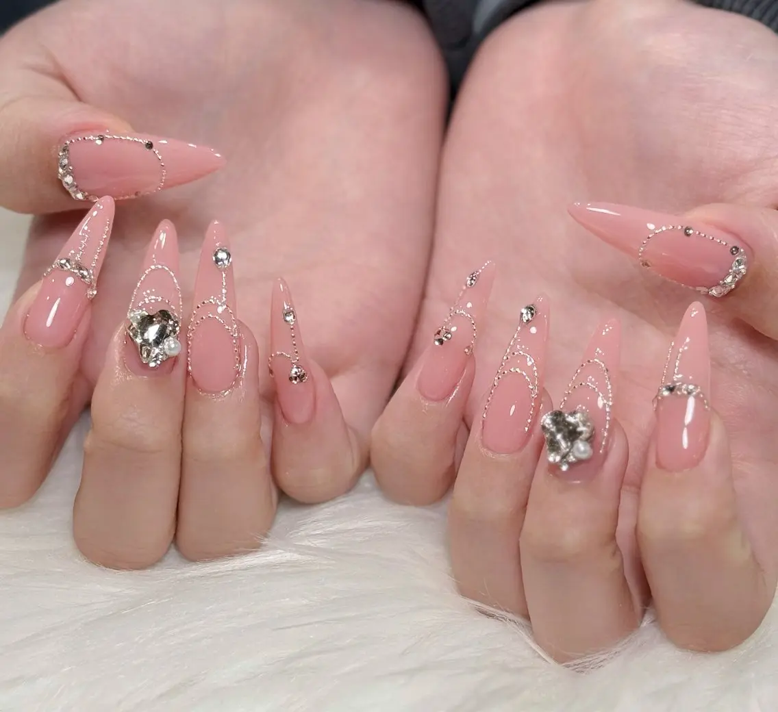 ネイル オーロラネイル チークネイル フットネイル フレンチネイル ジェルネイル ハンドネイル Nichi Nailsのネイルデザイン