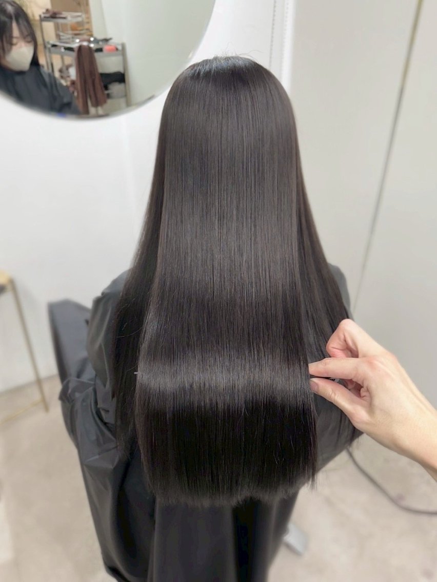 ロング カット 縮毛矯正 トリートメント ツヤツヤ縮毛矯正 /美髪カラー　小山のヘアスタイル