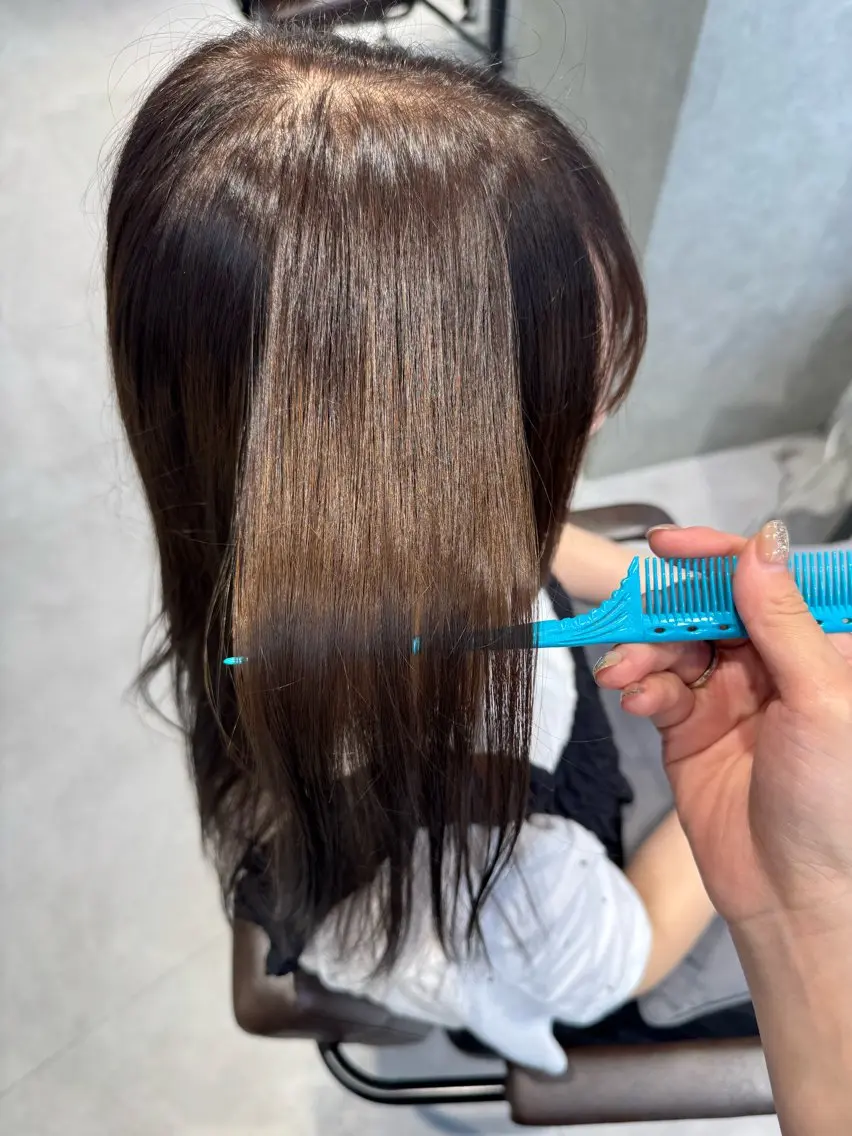 セミロング カラー ブラウンカラー ダークブラウン ヘアカラー 近藤 愛理のヘアスタイル