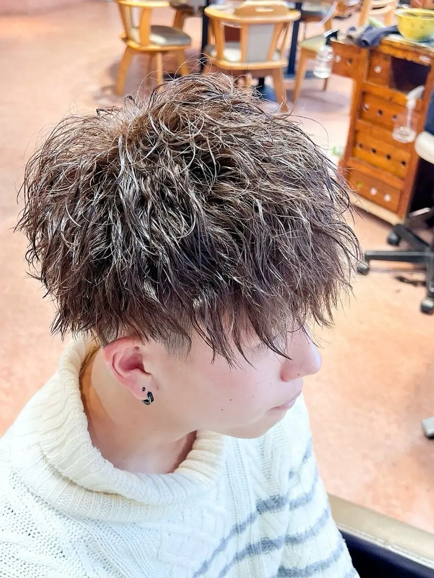 ショート パーマ 伊東 颯のヘアスタイル