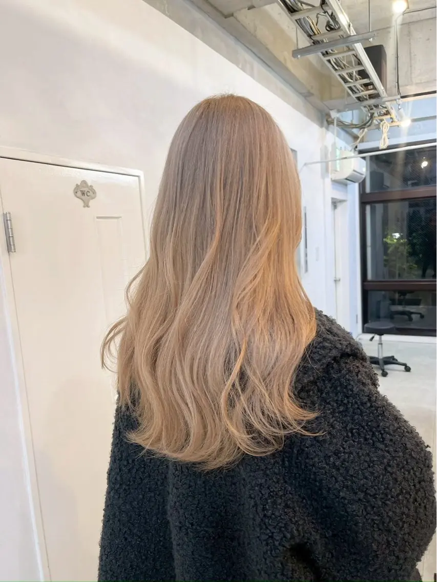 ミディアム カラー ベージュカラー ホワイトベージュ ヘアカラー ダブルカラー メンズパーマ大成のヘアスタイル