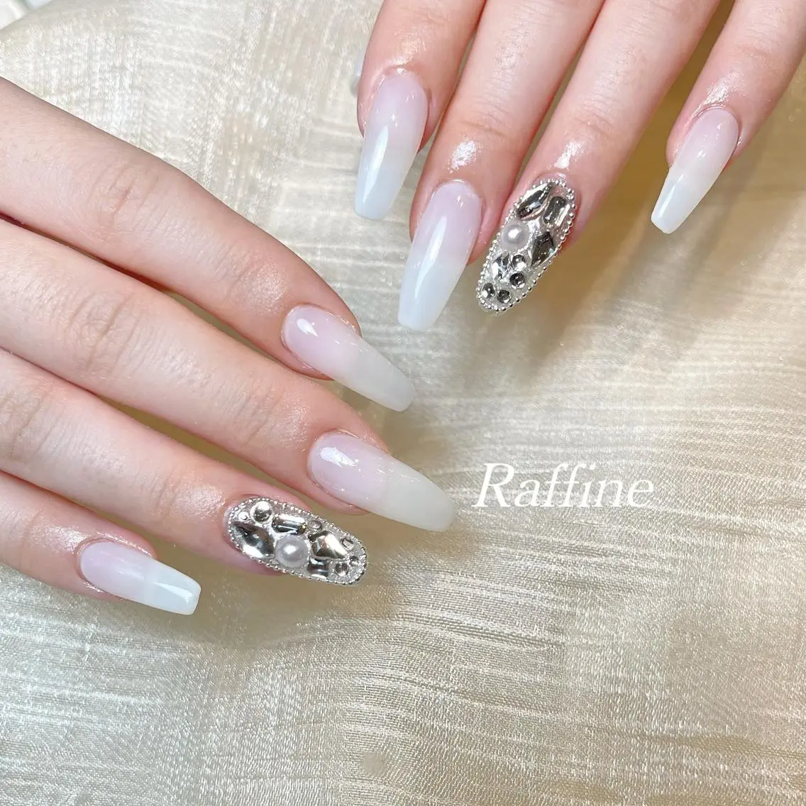 ネイル RAFFINE haru🦋🩵のネイルデザイン