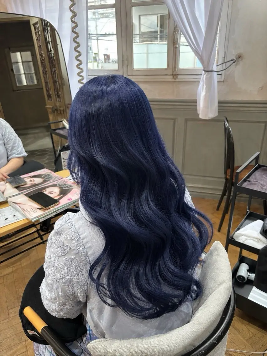 ロング SAKI⭐️ブリーチ ・艶カラー⭐️のヘアスタイル