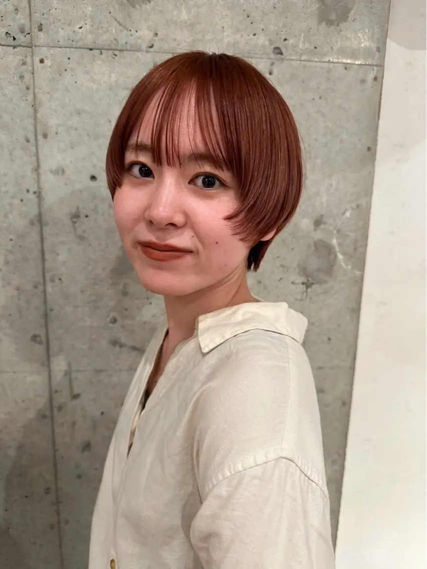 ショート カラー 阿久津真衣 似合わせカットのヘアスタイル