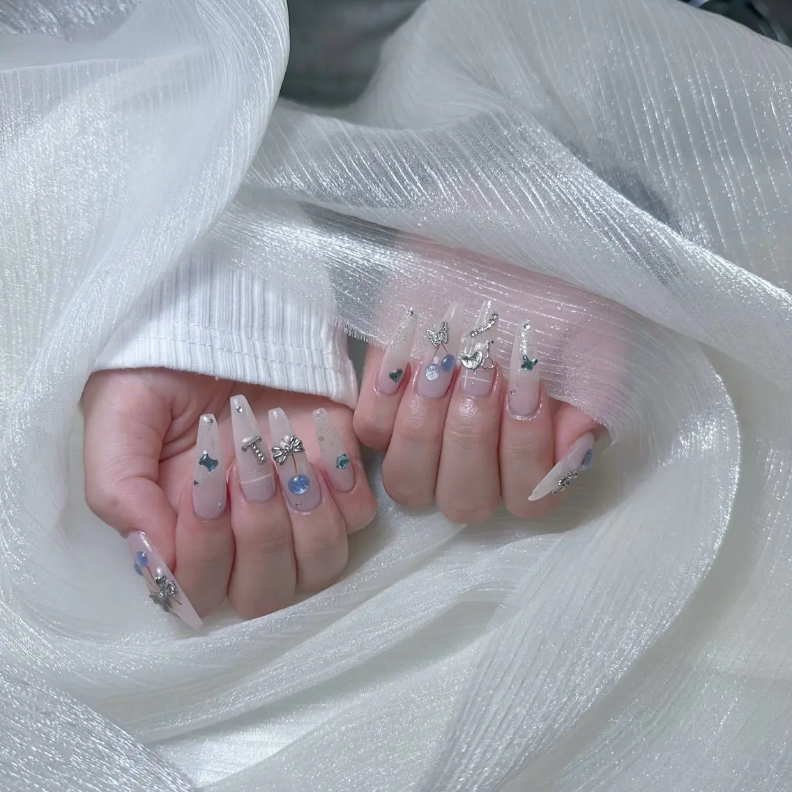 ネイル ハンドネイル Kingnail Emiのネイルデザイン
