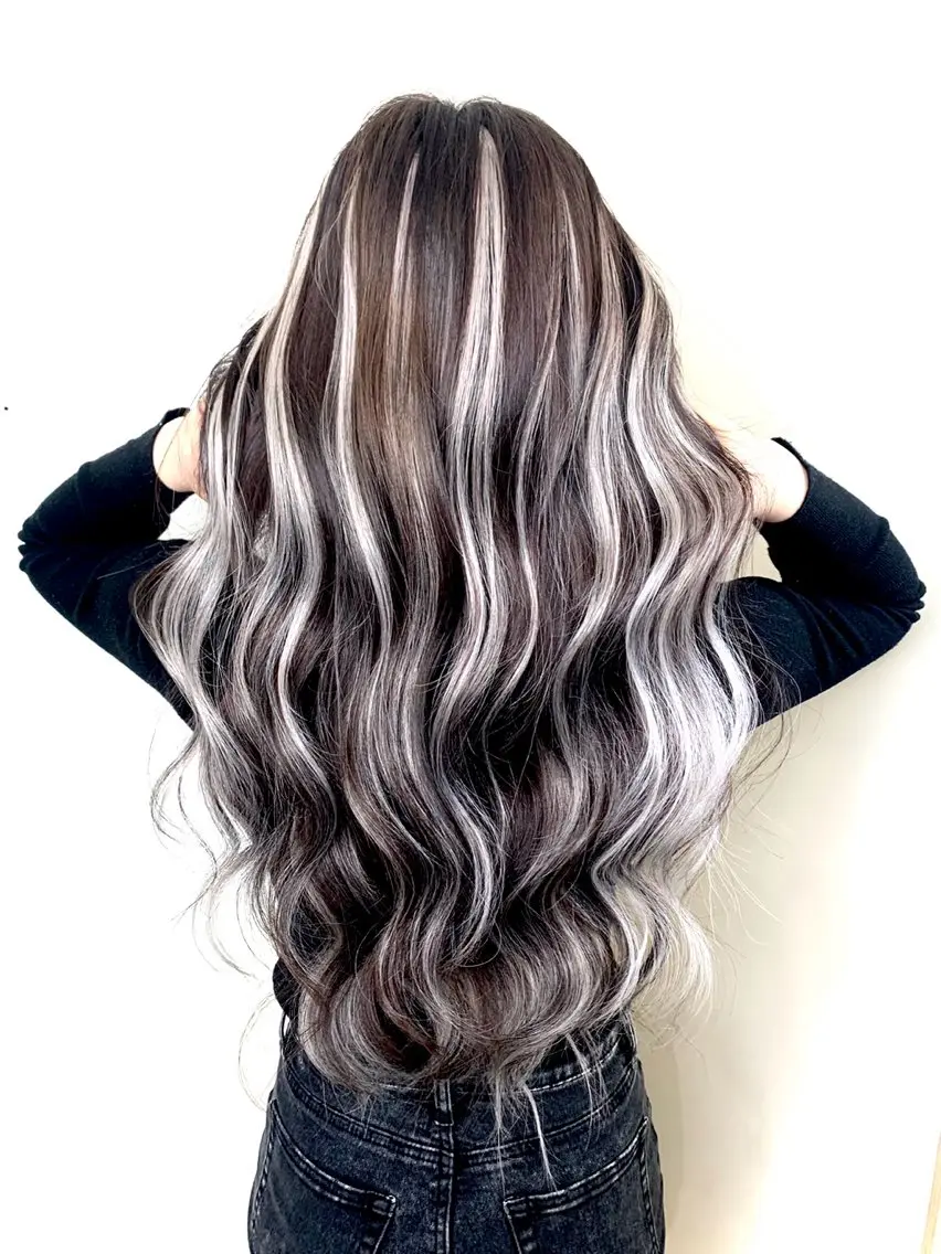 ロング ヘアカラー エクステ KR2S マネージャーのヘアスタイル