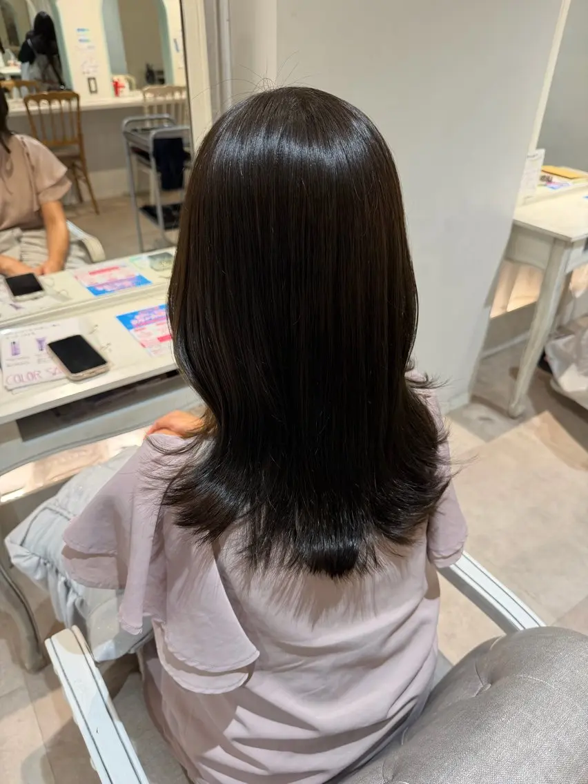 ミディアム カット ヘアカラー CreBiA ひなたのヘアスタイル