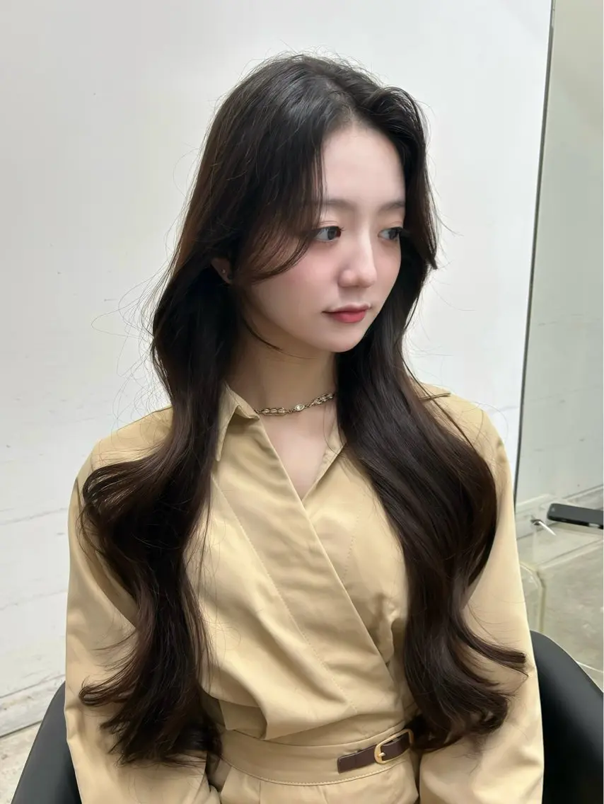 ロング カラー グレージュ 韓国風ヘア レイヤーカット ワンホンヘア カット ヘアカラー トリートメント 韓国ヘア/レイヤー Lily Wongのヘアスタイル