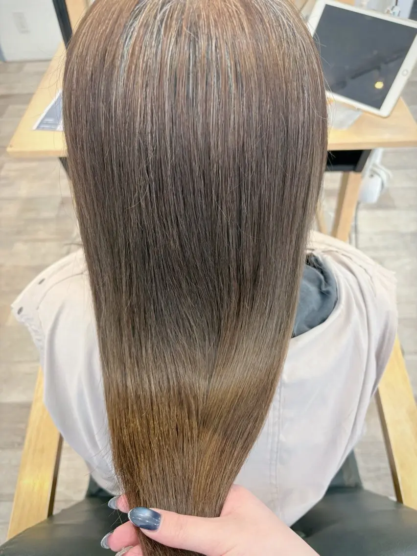 うる艶カラー/美髪 折戸光希のヘアスタイル