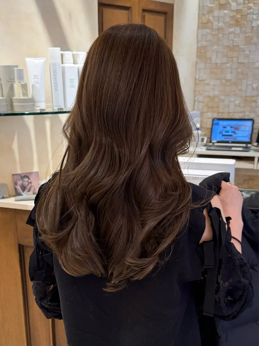 ロング 汐折 幸莉のヘアスタイル