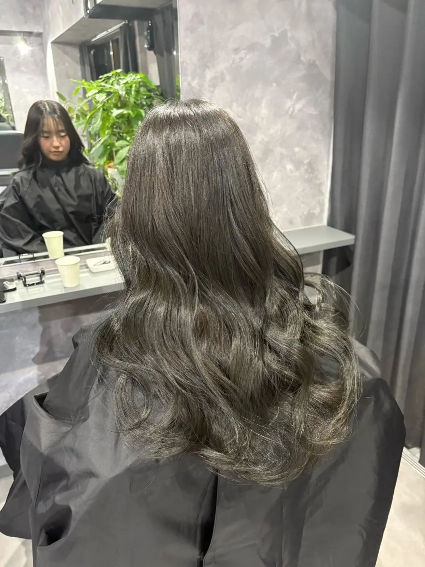 ロング カラー 透明感カラー カット ヘアカラー トリートメント nameless miichiのヘアスタイル