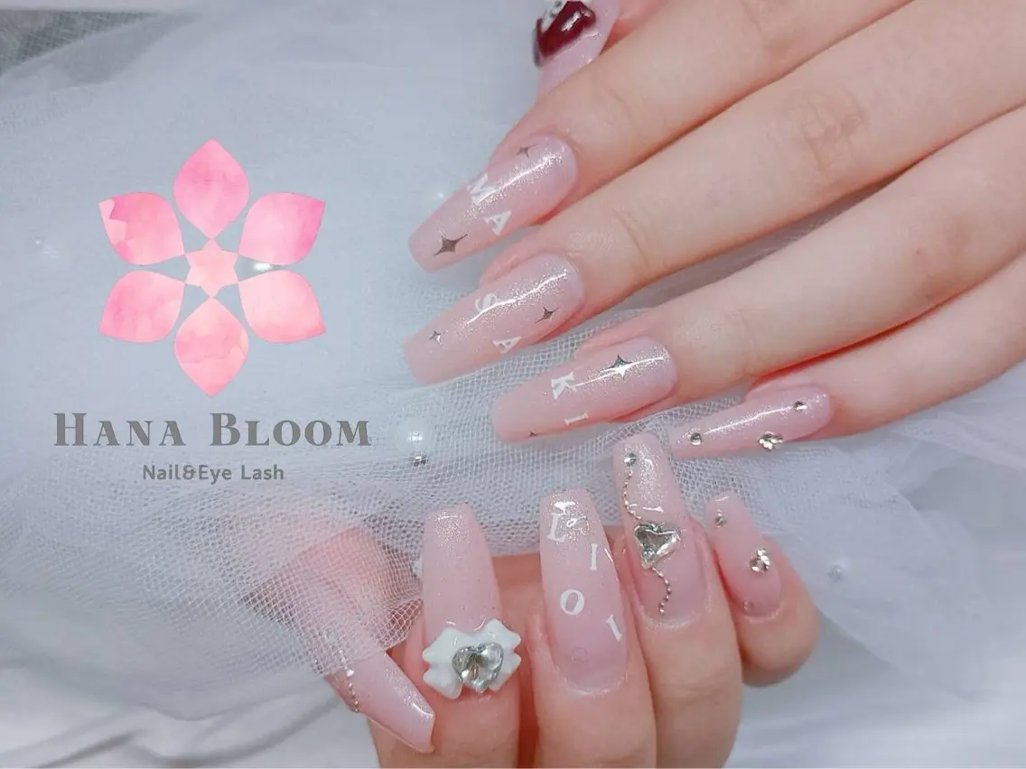 ネイル フレンチネイル ジェルネイル グラデーション ラメ(グリッター) マグネットネイル ハンドネイル ハンドケア Hana Bloom Nail Salonのネイルデザイン