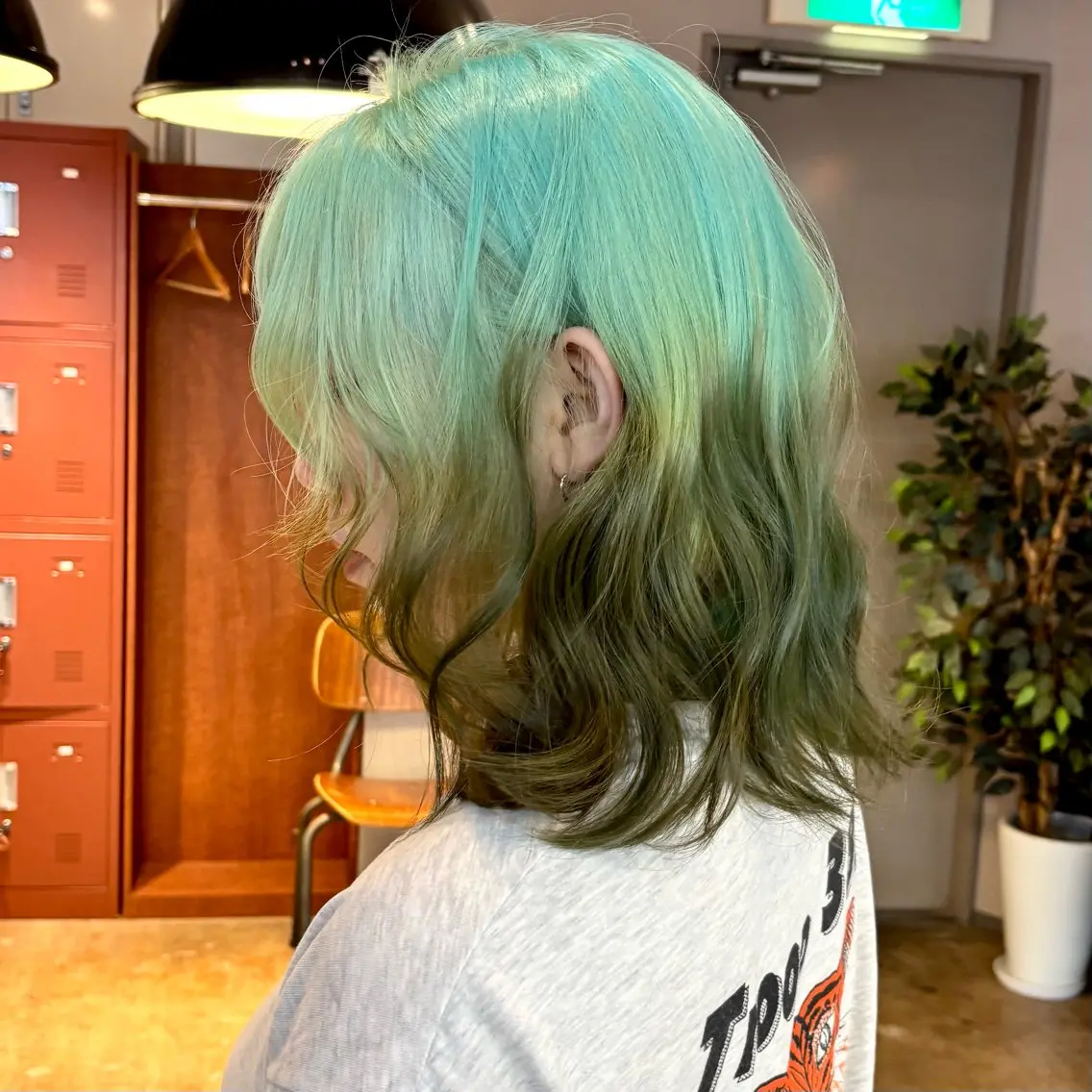 ミディアム カラー ミント ヘアカラー 複雑履歴/ レイヤー/ハッシュのヘアスタイル