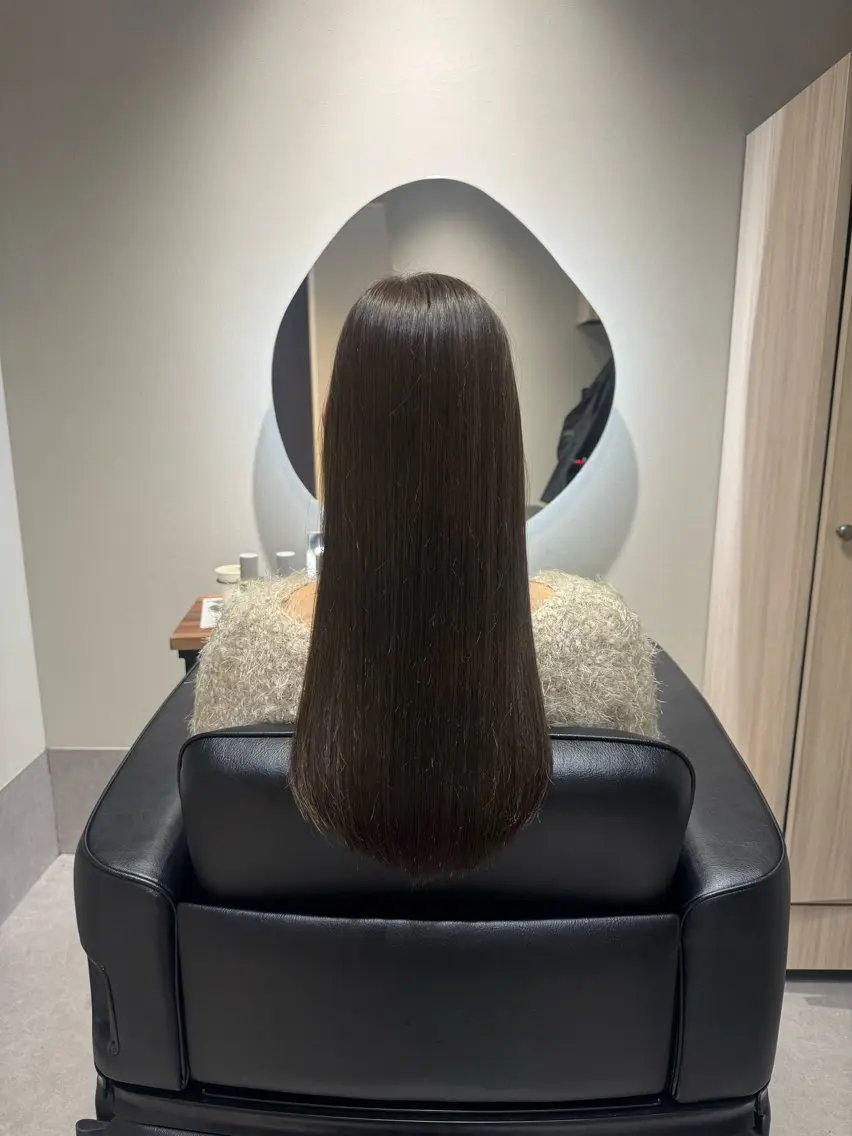 ロング カット ヘアカラー トリートメント NAVY 橋本心 縮毛矯正のヘアスタイル