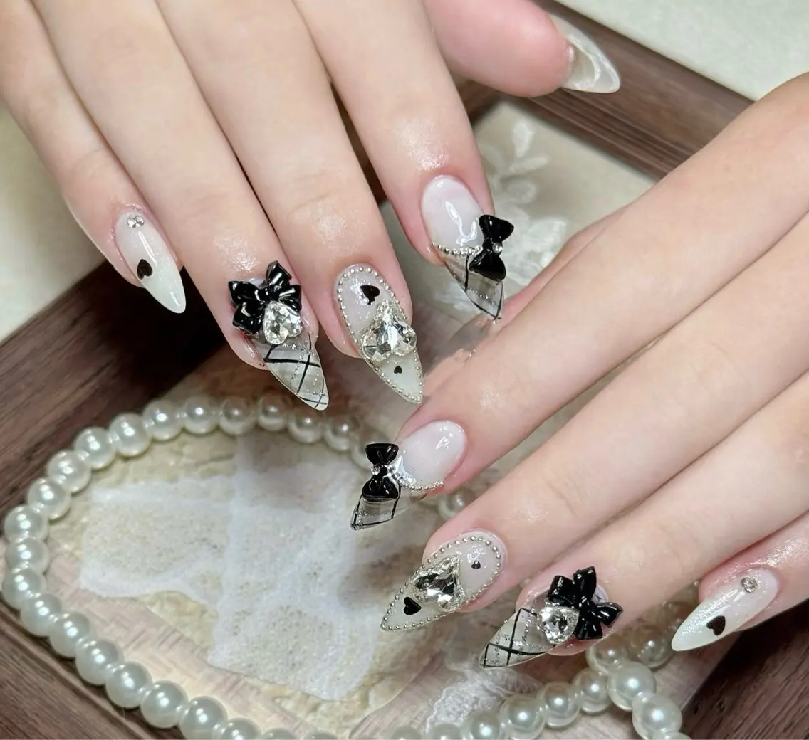 ネイル アートネイル オーロラネイル チークネイル 長さ出し フットネイル ハンドネイル Blossom nail_研修のネイルデザイン