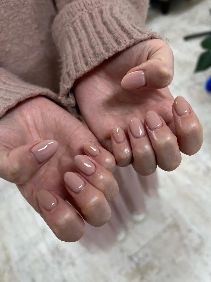 ネイル ワンカラーネイル 吉田 里菜のネイルデザイン