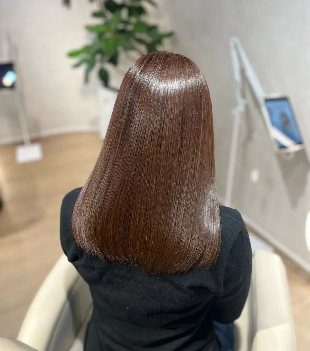 セミロング カラー 髪質改善 大西 愛梨のヘアスタイル