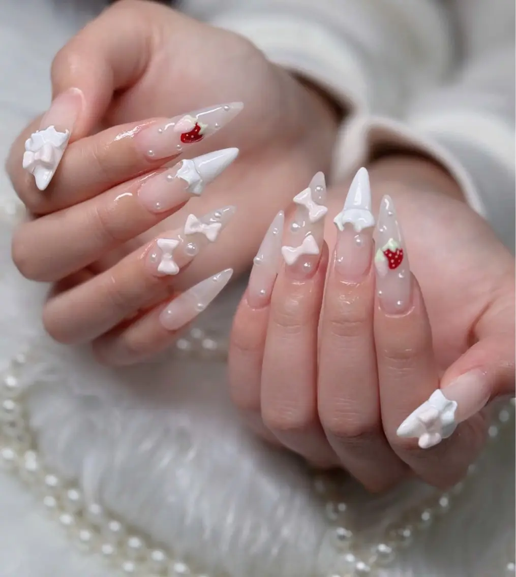 ネイル オーロラネイル フレンチネイル ジェルネイル ハロウィン キラキラネイル H.baby Nail Salonのネイルデザイン