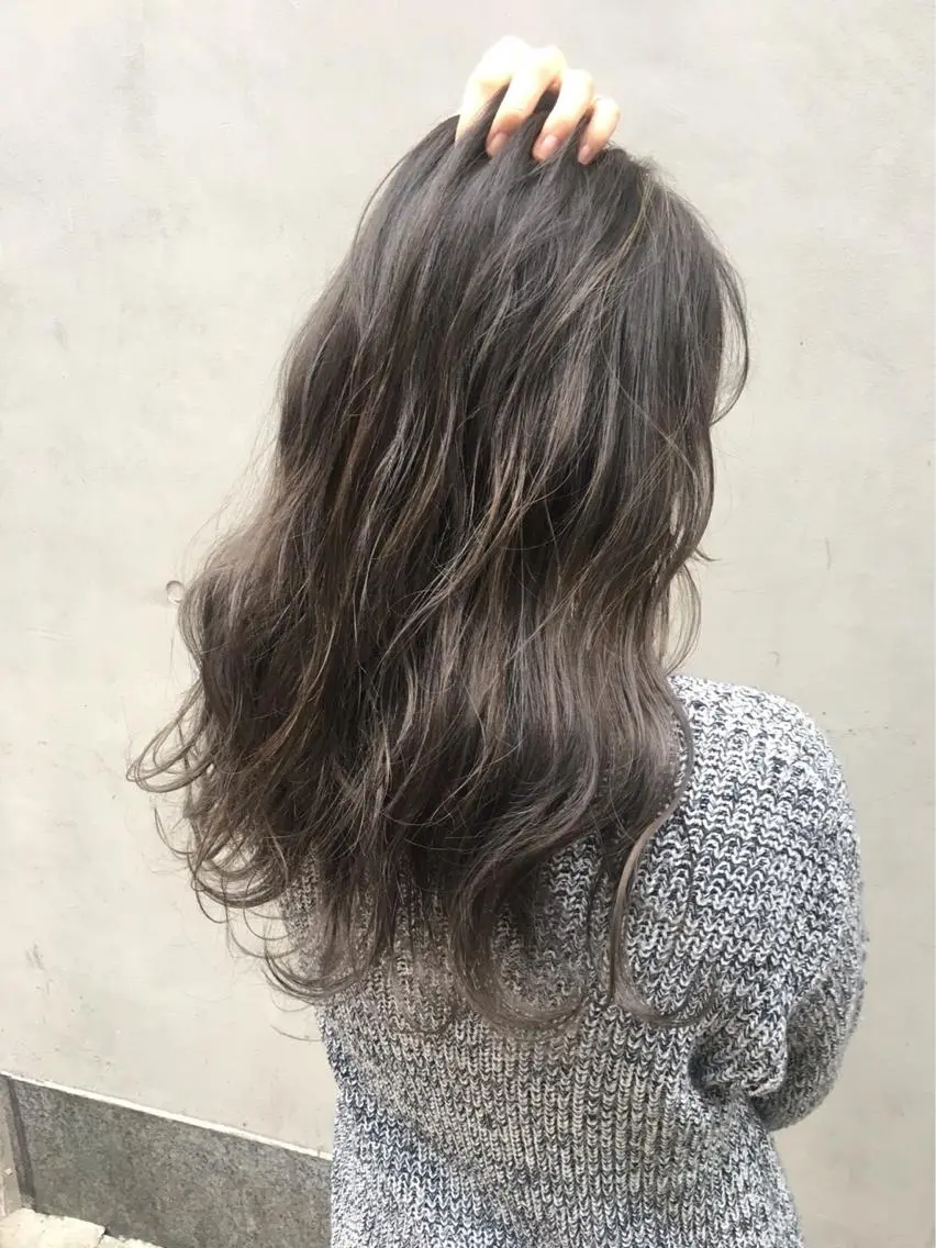 【 全体的に入れます✨】細めハイライト+カラー+4stepトリートメント ¥18900の写真