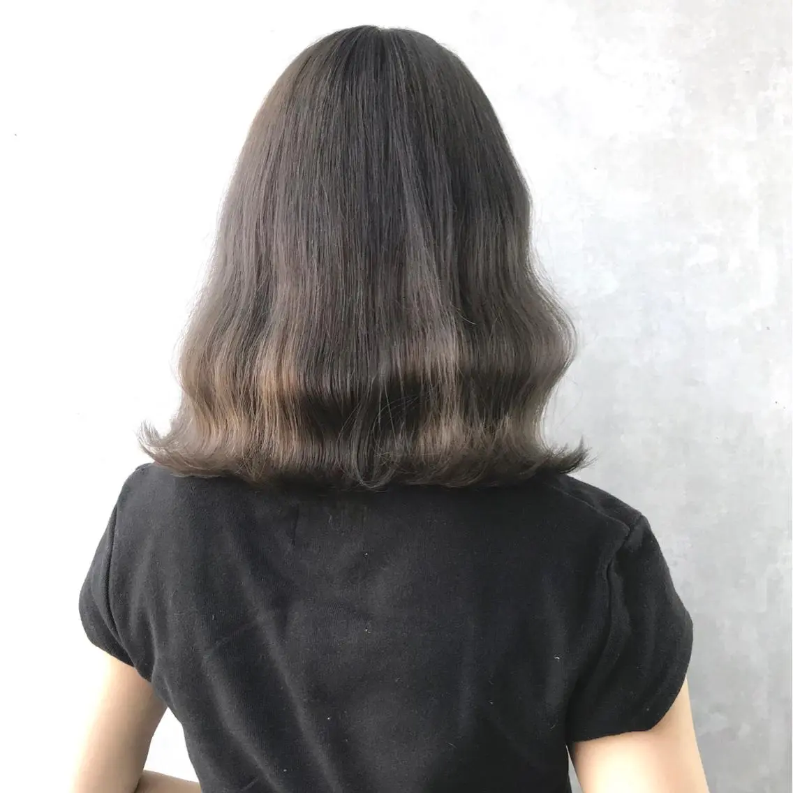 ミディアム カラー アッシュ アッシュグレー アッシュグレージュ ブリーチ グレージュ K-POP好き美容師 🇰🇷Kai.Yのヘアスタイル