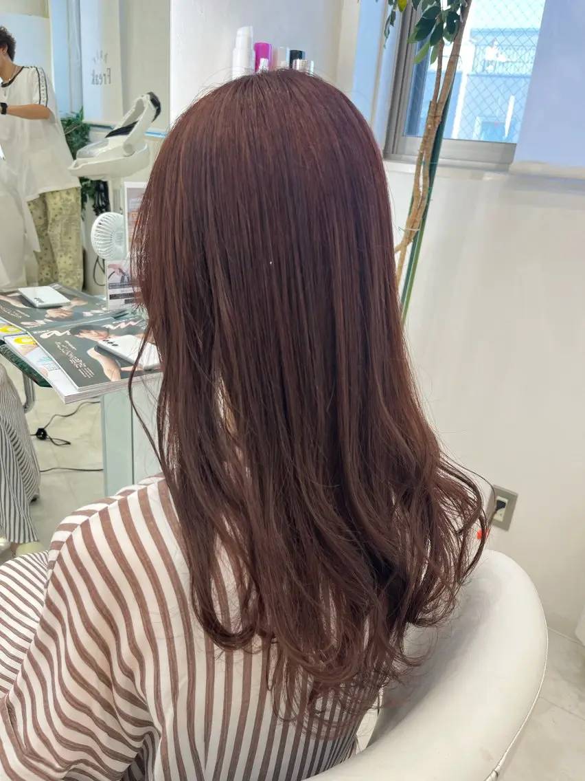 ツヤワンカラー+ウエラシステムトリートメント+カットは練習してるので、是非やらせてください！！の写真